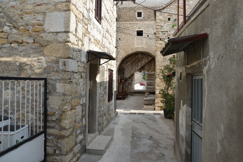 game-of-thrones_kroatien-castel_gomilica-a-13_s5e2_4227