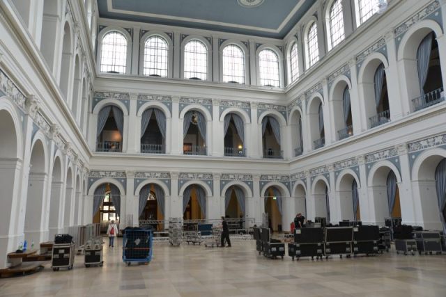 honig-im-kopf-hamburg-boerse-handelkammer-drehort-a 01