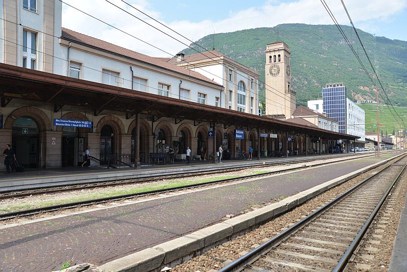 honig-im-kopf-bozen-bahnhof-a 5
