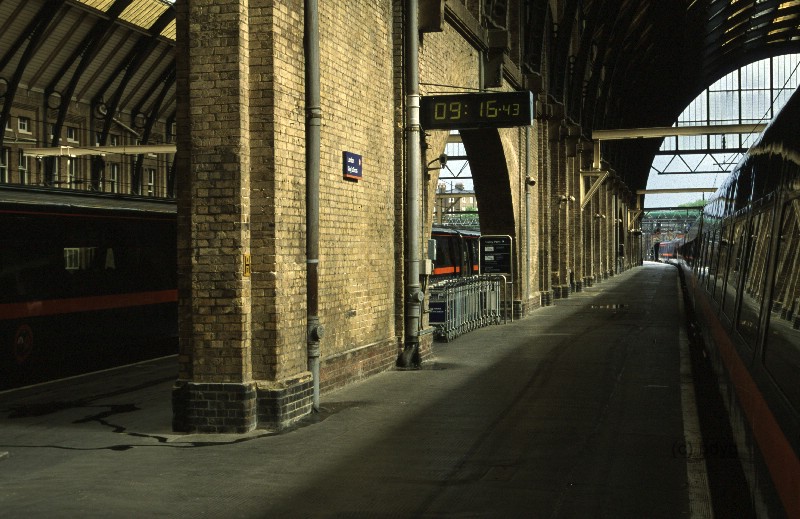 kc-06-kings-cross-x-platform-harry-potter-filmlocation-drehort